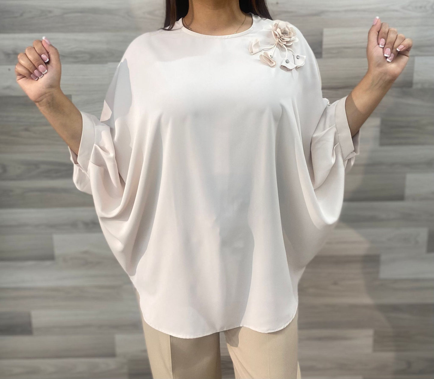 Beige Women Shirt With Shoulder Roze